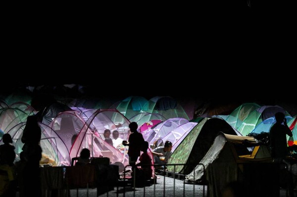 Over half a million Cambodians displaced by border clashes with Thailand